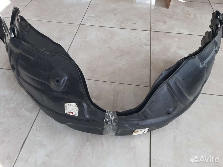 Пара передних подкрылок Toyota Camry