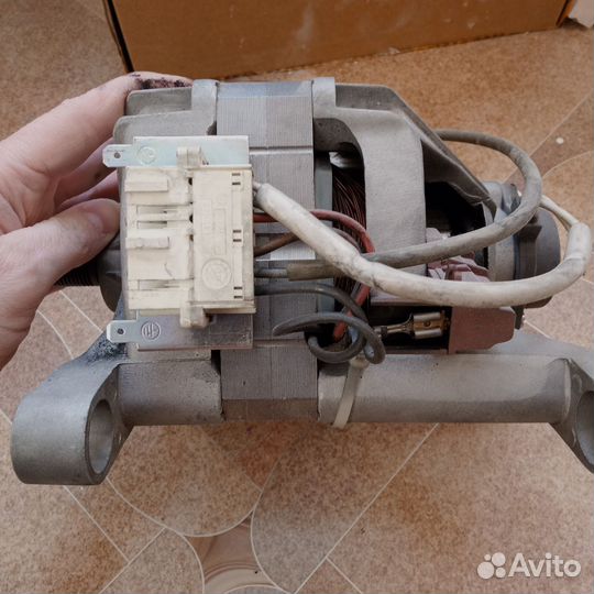 Двигатель стиральной машины