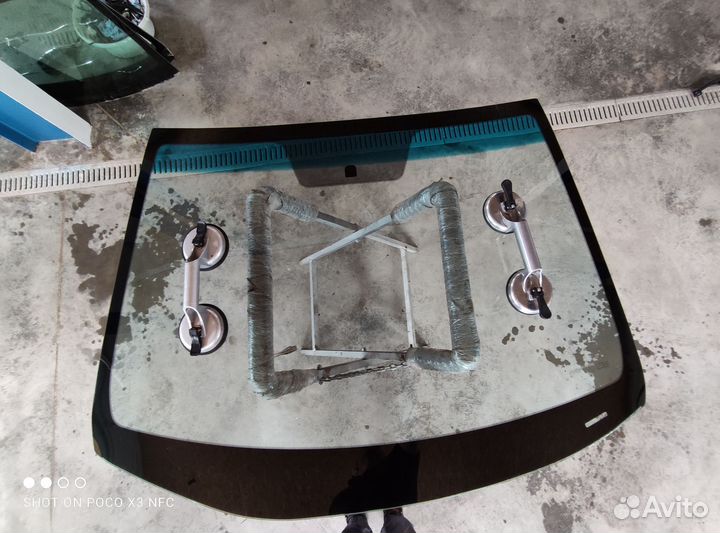 Лобовое стекло Kia Carens (1996-06)