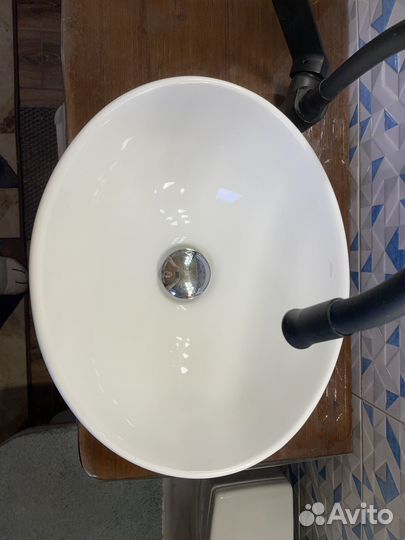 Раковина в ванную овальная и прямоугольная белая