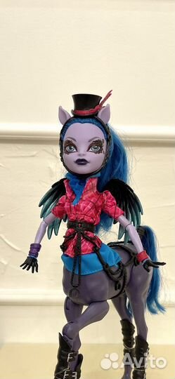Кукла Монстер Хай Авеа Троттер
