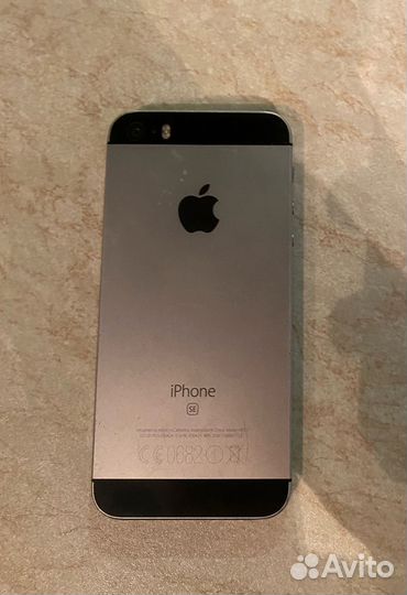iPhone SE, 32 ГБ