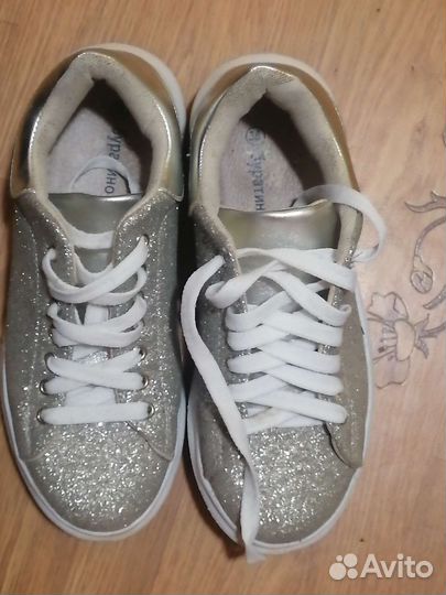 Кроссовки для девочки