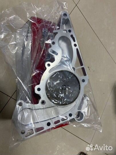 Насос водяной Toyota Land Cruiser 200