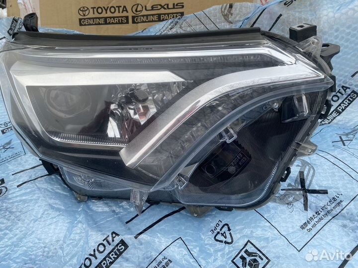 Фара Toyota rav 4 LED 2016-2019 оригинал