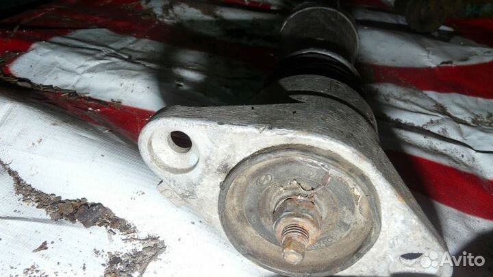 Кулак поворотный перед Hyundai Sonata NF 5