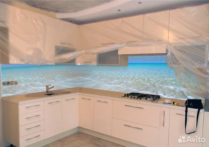 Кухонные фартуки из стекла