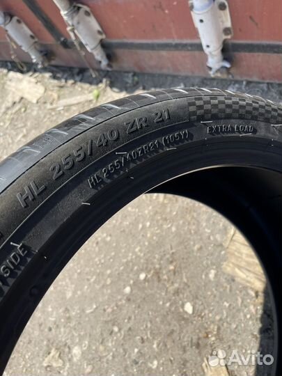 Michelin Pilot Sport 4 S 255/40 R21 и 285/35 R21