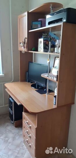 Письменный стол школьный