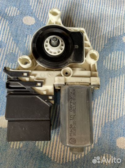 Мотор стеклоподъемника golf 4