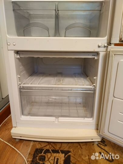 Холодильники и морозильные камеры