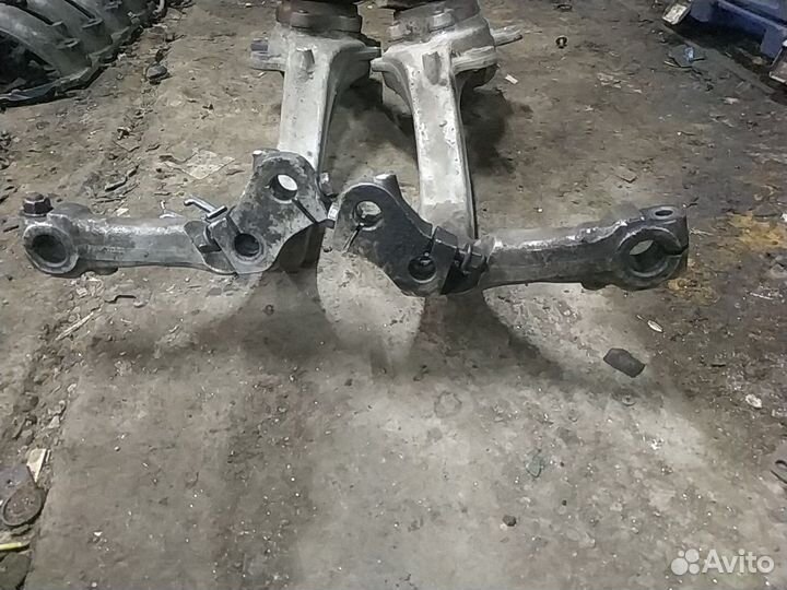 Кулак поворотный Ауди А8 д3