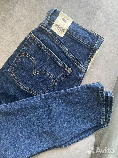 Женские джинсы Levis 501