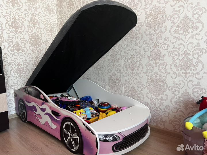 Кровать с подьемным механизмом и ортопед.матрасом