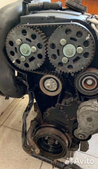 Двигатель volkswagen touran 2.0 TDI BKD