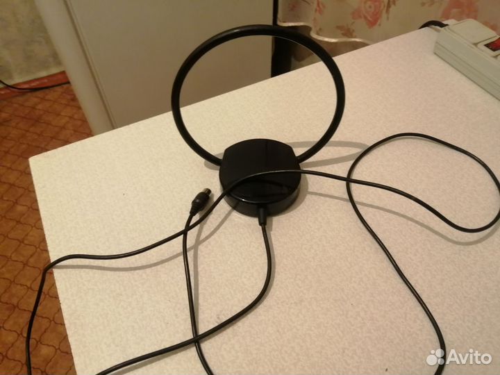 Антенна для тв комнатная