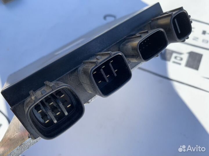 LE007 Блок управления форсунками Lexus IS250 GSE20