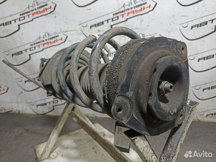 Стойка ходовки nissan suzuki landy serena C26 FC26 FNC26 HC26 HFC26 NC26 SC26 SHC26 SNC26 передняя п