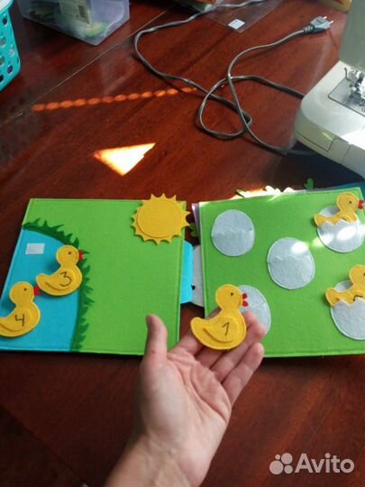 Развивающая книжка из фетра