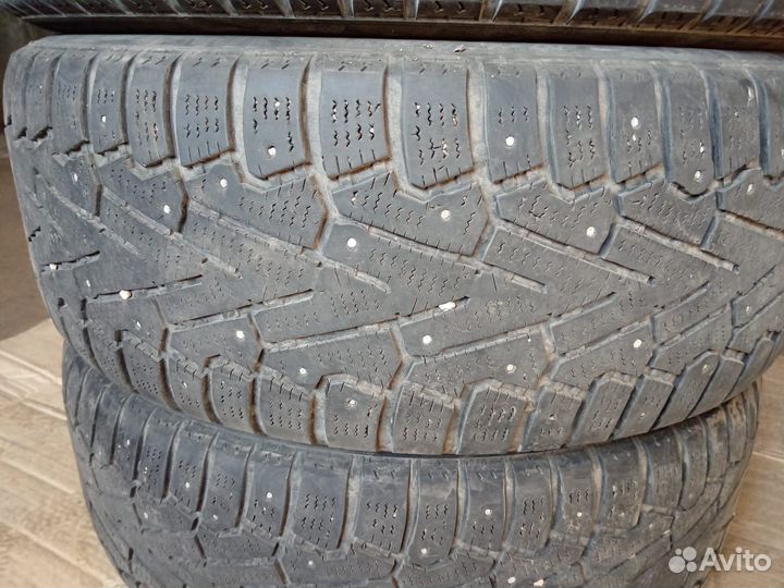 Pirelli Winter Ice Zero 215/60 R16