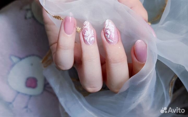 Наращивание ногтей забелой