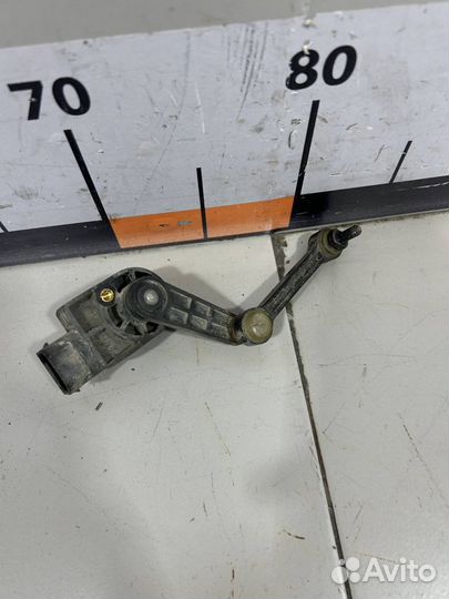 Датчик уровня подвески Volkswagen Touareg 1 7L