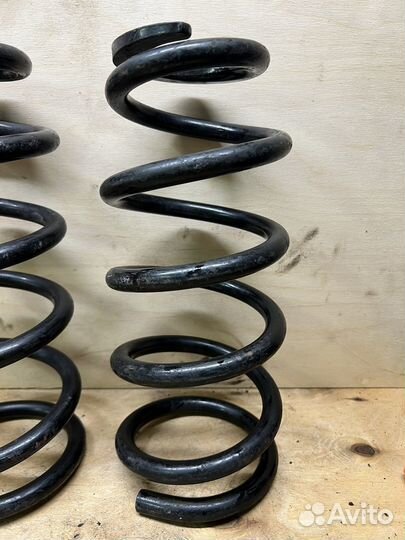 Задние пружины комплект Honda Stepwg RF3 RF7