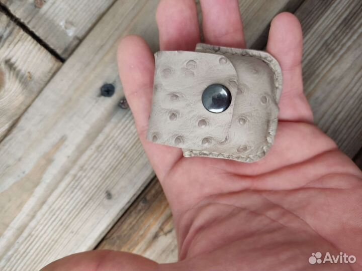 Кожаный чехол для AirPods 1 и 2 ручной работы