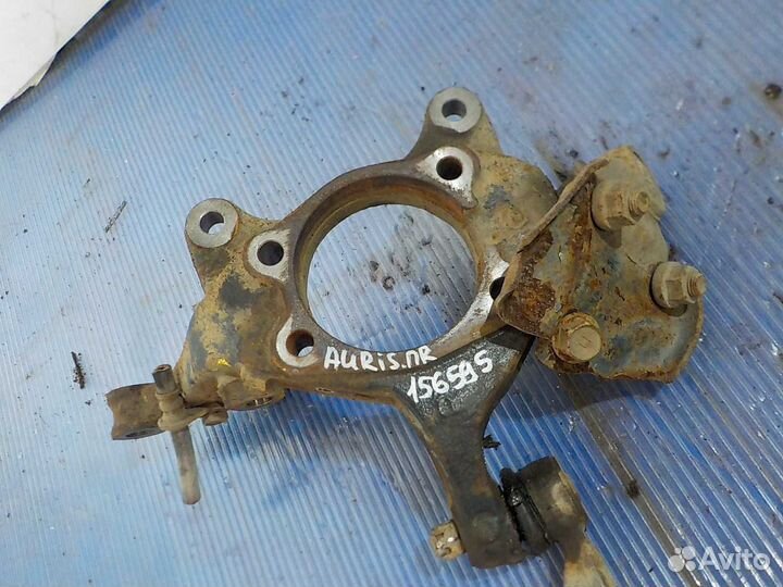 Кулак поворотный передний правый Toyota Auris