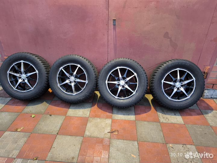 Bridgestone Ice Cruiser 5000 235/60 R16 100T