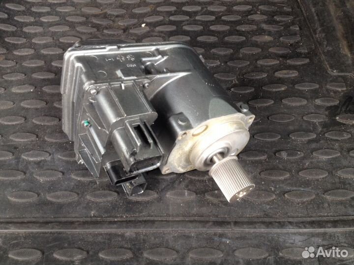 Электродвигатель рулевой рейки на Opel Insignia