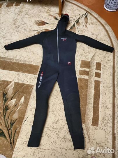 Сухой гидрокостюм