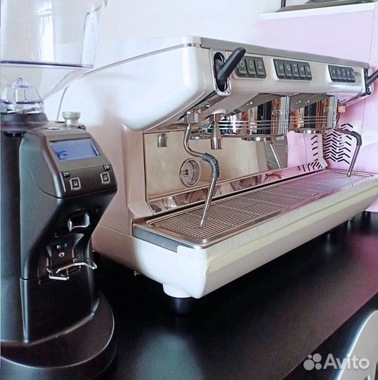 Кофемашина Nuova Simonelli Appia Life2 GRV