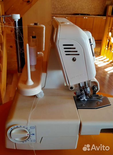 Швейная машинка оверлок бу