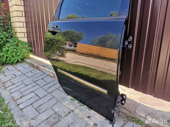 Дверь задняя правая хэчбек Suzuki Liana