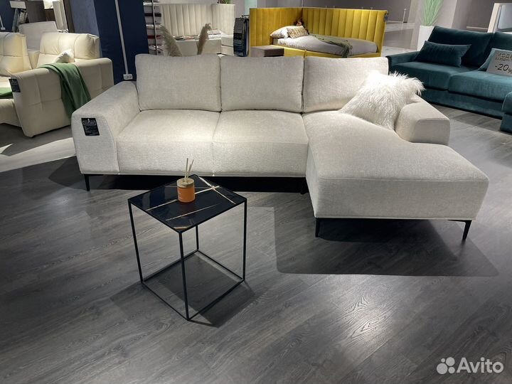 Угловой диван 270см