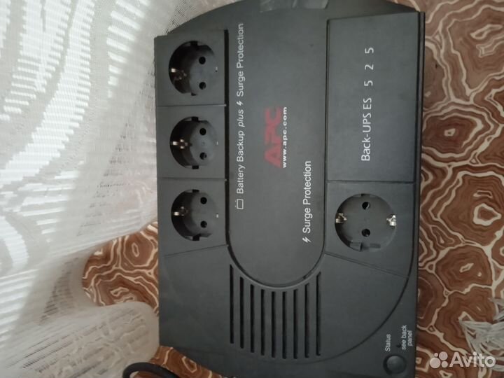 Блок бесперебойного питания APC Bask-UPS ES 525