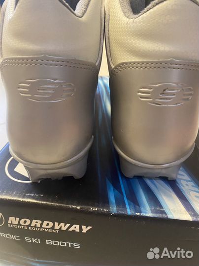 Ботинки лыжные для девочки