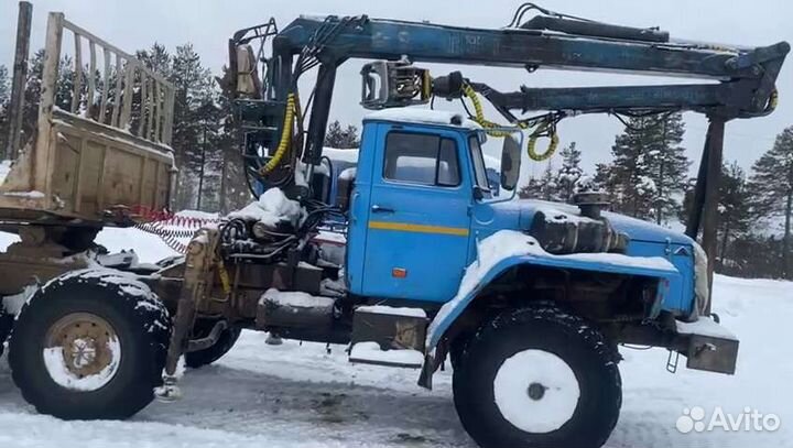 Урал лесовоз с манипулятором