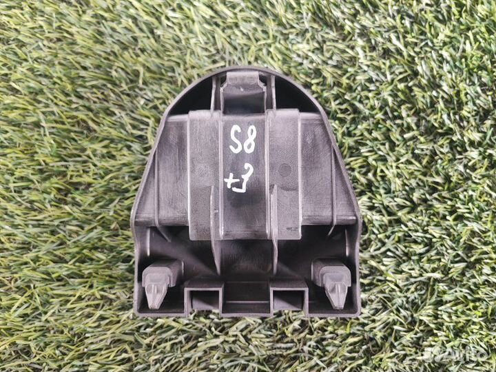 Кронштейн Audi S8 4H2 cgta 2012