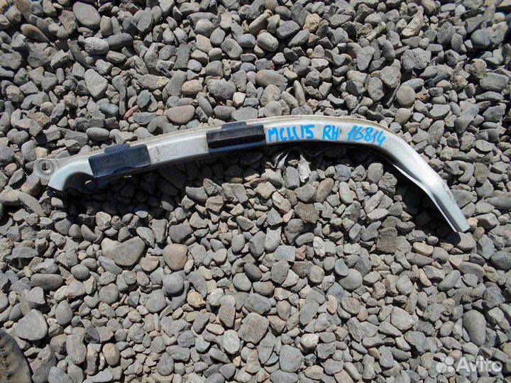 Ресничка передняя правая Toyota Harrier MCU10