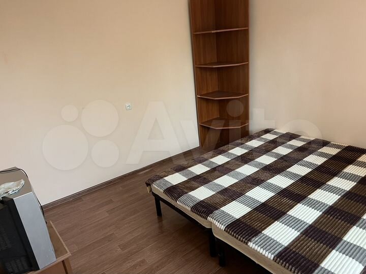 Комната 17 м² в 2-к., 1/3 эт.