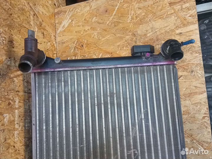Радиатор охлаждения Skoda Octavia A5