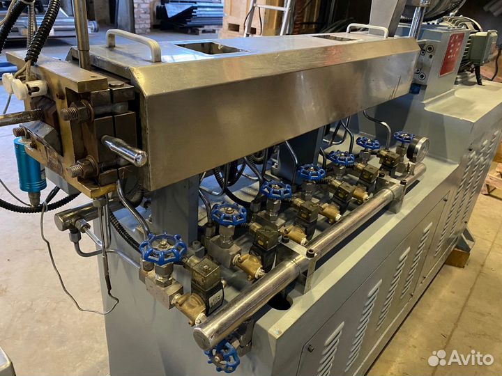 Лабораторный 20/42 двухшнековый экструдер