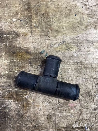 Штуцер Audi A8 4D2 ABZ 1994-1999