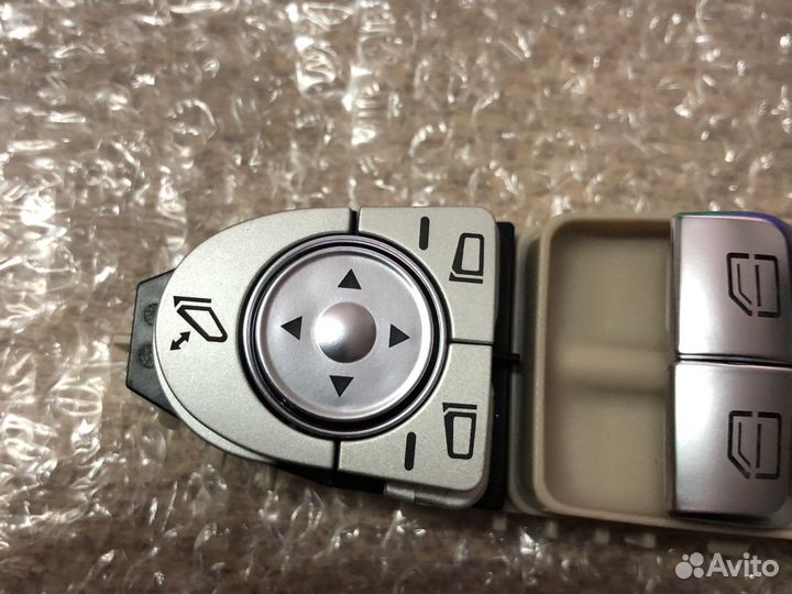 Блок стеклоподъемников Mercedes A2059056811