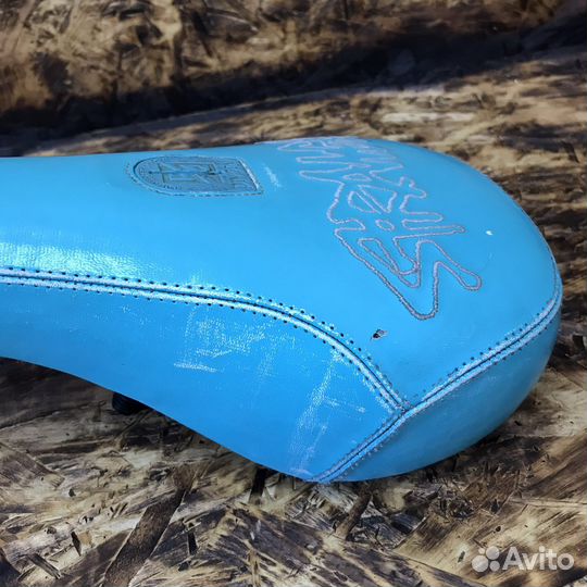 Седло Starnger Logo mid