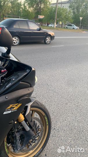 Yamaha yzf r1
