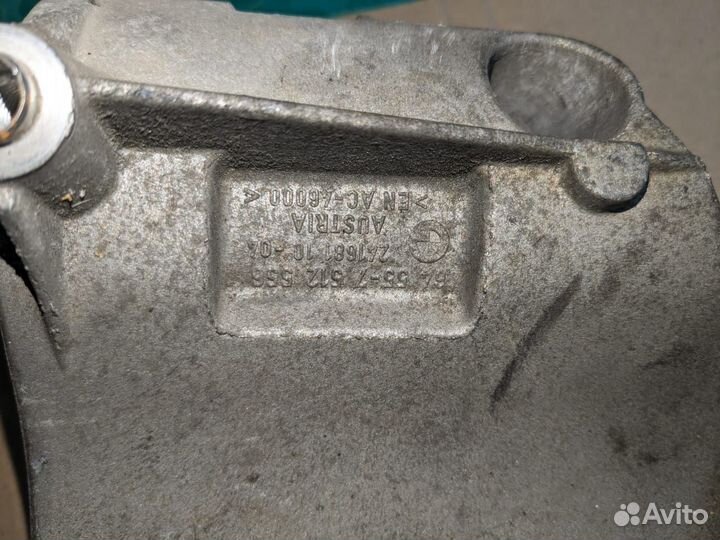 Опорный кронштейн компрессора кондиционера BMW