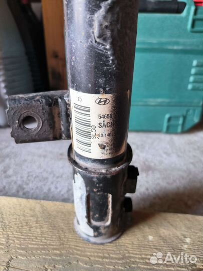 Левая оригинальная стойка kia ceed ed fl 2010-2012